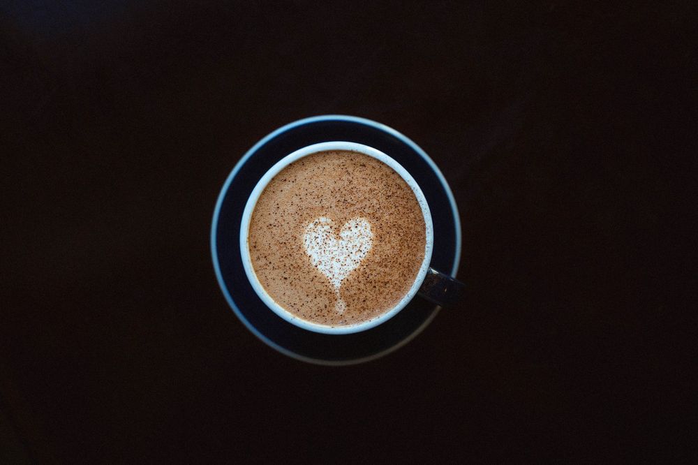 Szív latte art felülnézetből