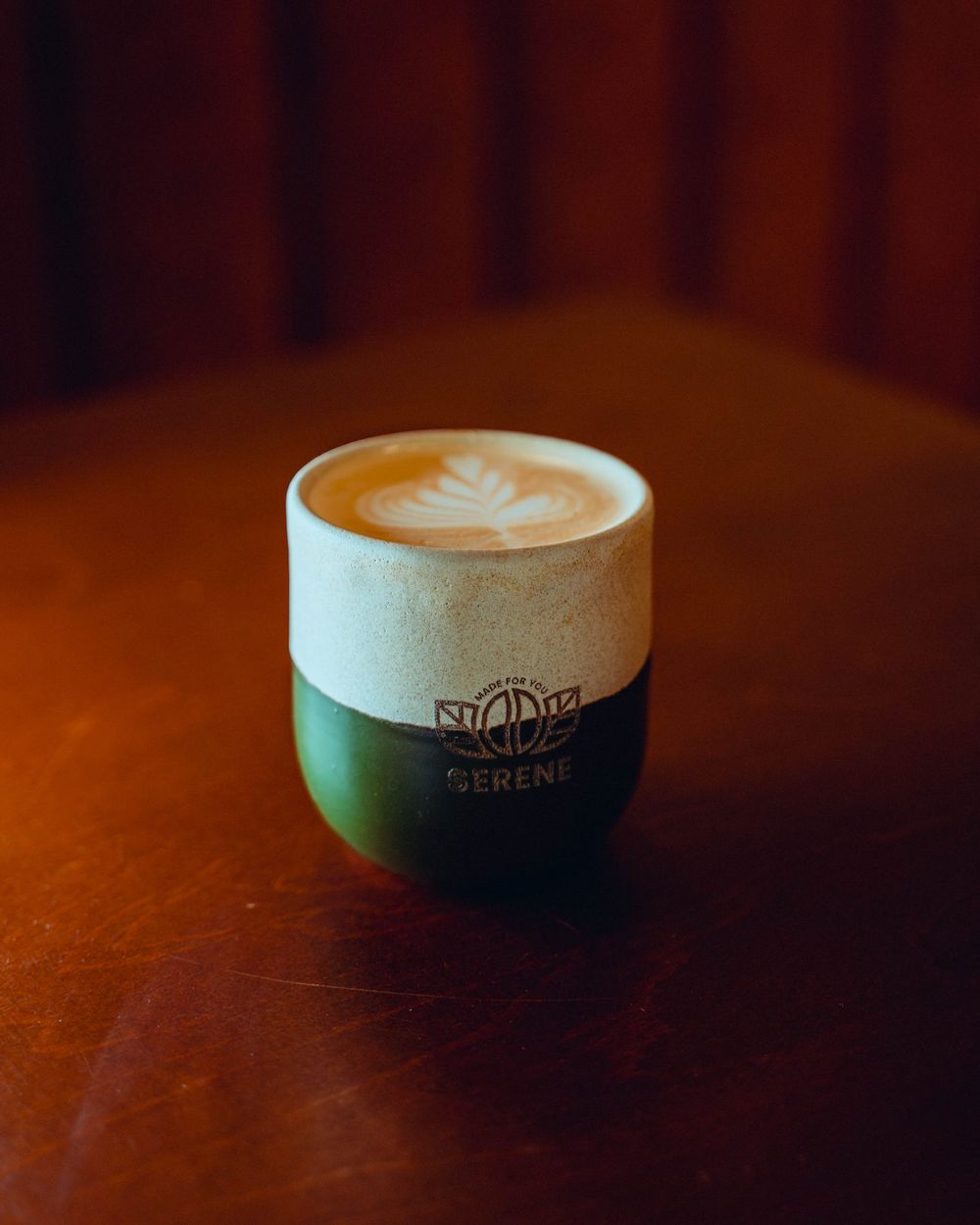 Latte art felülnézetből, Serene csésze